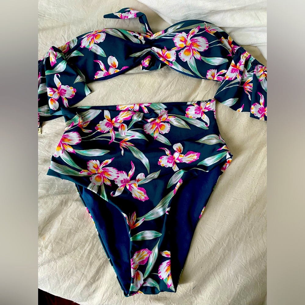 Fashion nova swimsuit never worn